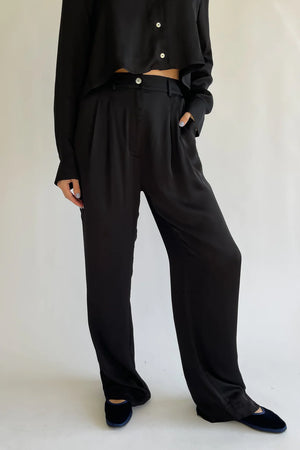 Silky Pleated Trouser